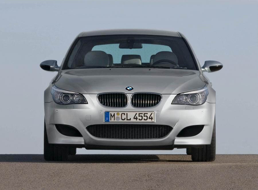  BMW M5 Touring 2009 года  (фото 34 из 51)